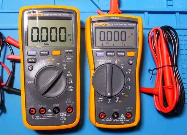 differences between a voltmeter and a digital multimeter